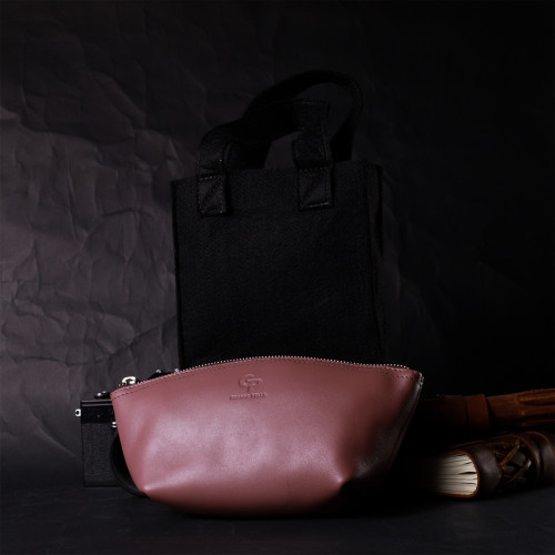 Очаровательная женская кожаная косметичка GRANDE PELLE 16793 Пудровый