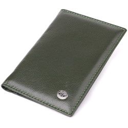 Практичная обложка на паспорт универсального формата из натуральной кожи ST Leather 23081 Зеленый
