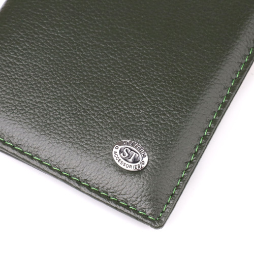 Практичная обложка на паспорт универсального формата из натуральной кожи ST Leather 23081 Зеленый